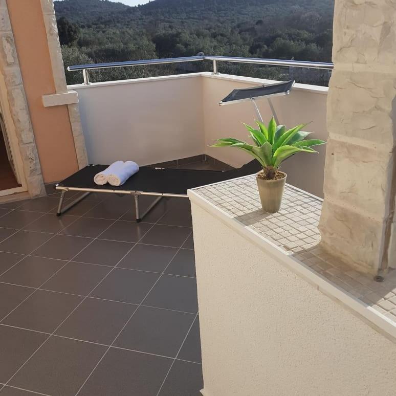 Villa Palfi Jezera Buitenkant foto
