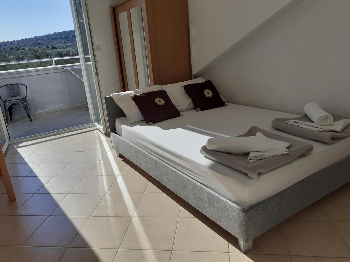 Villa Palfi Jezera Buitenkant foto